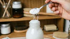 Přidávám sodu do šamponu: vlasy jsou objemnější u kořínků, nemusím je tak často mýt a jejich kvalita se zlepšila. Co nám to může přinést?