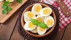 Proč profesionální kuchaři nikdy nevaří vejce po uvaření: tajemství dokonalého pokrmu