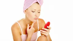 10 rychlých stylistických triků, díky kterým bude tvůj obličej okamžitě vypadat lehčí