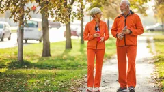 Proč je důležité pokračovat v chůzi i po 45. roce věku a jak s tím správně začít?