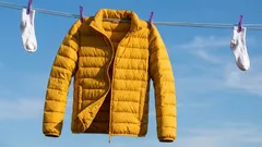 Jak načechrat péřovou bundu po praní: osvědčený tip, který pomůže, když se výrobek srazil do chomáčů